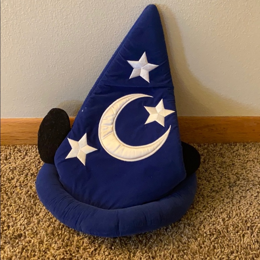 Mickey Mouse sorcerer hat